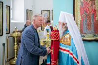 В день памяти преподобного Феодосия, игумена Киево-Печерского, в храме Сретения Господня поселка Вятский Посад совершена Божественная литургия, которую возглавили митрополит Орловский и Болховский Тихон и епископ Североморский и Умбский Тарасий. 16 мая 2026 года.