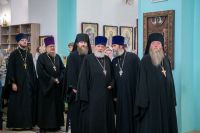 В день памяти преподобного Феодосия, игумена Киево-Печерского, в храме Сретения Господня поселка Вятский Посад совершена Божественная литургия, которую возглавили митрополит Орловский и Болховский Тихон и епископ Североморский и Умбский Тарасий. 16 мая 2026 года.