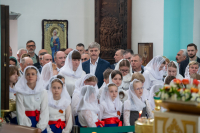 В день памяти преподобного Феодосия, игумена Киево-Печерского, в храме Сретения Господня поселка Вятский Посад совершена Божественная литургия, которую возглавили митрополит Орловский и Болховский Тихон и епископ Североморский и Умбский Тарасий. 16 мая 2026 года.