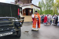 Приходская община Казанского храма передала защитникам автомобиль Приходская община Казанского храма передала защитникам автомобиль