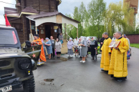 Приходская община Казанского храма передала защитникам автомобиль Приходская община Казанского храма передала защитникам автомобиль