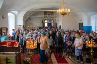 В Неделю 6-ю по Пасхе, о слепом, митрополит Орловский и Болховский Тихон возглавил Божественную литургию в храме святителей Афанасия и Кирилла города Болхова. 17 мая 2026 года