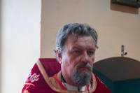 В Неделю 6-ю по Пасхе, о слепом, митрополит Орловский и Болховский Тихон возглавил Божественную литургию в храме святителей Афанасия и Кирилла города Болхова. 17 мая 2026 года