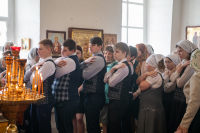 В Неделю 6-ю по Пасхе, о слепом, митрополит Орловский и Болховский Тихон возглавил Божественную литургию в храме святителей Афанасия и Кирилла города Болхова. 17 мая 2026 года