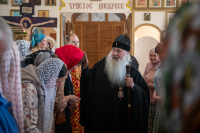 В Неделю 6-ю по Пасхе, о слепом, митрополит Орловский и Болховский Тихон возглавил Божественную литургию в храме святителей Афанасия и Кирилла города Болхова. 17 мая 2026 года