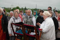 В городе Мценске состоялась Божественная литургия под открытым небом: на месте разрушенного богоборцами Никольского собора на Соборной горе.