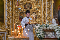 В канун праздника Вознесения Господня, дня памяти Апостола и евангелиста Иоанна Богослова, митрополит Орловский и Болховский Тихон совершил всенощное бдение в Богоявленском соборе города Орла. 20 мая 2026 года.