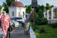 В канун праздника Вознесения Господня, дня памяти Апостола и евангелиста Иоанна Богослова, митрополит Орловский и Болховский Тихон совершил всенощное бдение в Богоявленском соборе города Орла. 20 мая 2026 года.