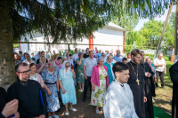 В Попразднство Вознесения Господня, а также в день перенесения мощей святителя и чудотворца Николая из Мир Ликийских в Бар, митрополит Орловский и Болховский Тихон совершил Божественную литургию в Никольском храме поселка Сосково Сосковского района Орловской области. 22 мая 2026 года В Попразднство Вознесения Господня, а также в день перенесения мощей святителя и чудотворца Николая из Мир Ликийских в Бар, митрополит Орловский и Болховский Тихон совершил Божественную литургию в Никольском храме поселка Сосково Сосковского района Орловской области. 22 мая 2026 года