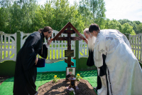 В Попразднство Вознесения Господня, а также в день перенесения мощей святителя и чудотворца Николая из Мир Ликийских в Бар, митрополит Орловский и Болховский Тихон совершил Божественную литургию в Никольском храме поселка Сосково Сосковского района Орловской области. 22 мая 2026 года В Попразднство Вознесения Господня, а также в день перенесения мощей святителя и чудотворца Николая из Мир Ликийских в Бар, митрополит Орловский и Болховский Тихон совершил Божественную литургию в Никольском храме поселка Сосково Сосковского района Орловской области. 22 мая 2026 года