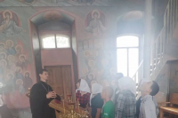 Юные подопечные социального учреждения посетили Свято-Троицкий храм