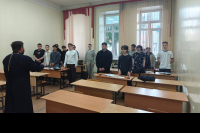 Клирик Свято-Троицкого храма пообщался со студентами