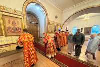 В канун Недели 5-й по Пасхе, о самаряныне, митрополит Орловский и Болховский Тихон совершил всенощное бдение в Троице-Васильевском храме города Орла. 9 мая 2026 года