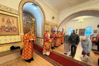 В канун Недели 5-й по Пасхе, о самаряныне, митрополит Орловский и Болховский Тихон совершил всенощное бдение в Троице-Васильевском храме города Орла. 9 мая 2026 года