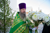 В Седмицу 1-ю по Пятидесятнице (сплошную), в день Святого Духа, в день памяти благоверного великого князя Димитрия Донского и великой княгини Евдокии, в инокинях Евфросинии, митрополит Орловский и Болховский Тихон совершил Божественную Литургию в Свято-Троицком храме поселка Шахово Кромского района Орловской области. 1 июня 2026 года. В Седмицу 1-ю по Пятидесятнице (сплошную), в день Святого Духа, в день памяти благоверного великого князя Димитрия Донского и великой княгини Евдокии, в инокинях Евфросинии, митрополит Орловский и Болховский Тихон совершил Божественную Литургию в Свято-Троицком храме поселка Шахово Кромского района Орловской области. 1 июня 2026 года.