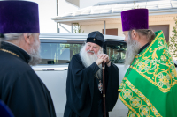 В Седмицу 1-ю по Пятидесятнице (сплошную), в день Святого Духа, в день памяти благоверного великого князя Димитрия Донского и великой княгини Евдокии, в инокинях Евфросинии, митрополит Орловский и Болховский Тихон совершил Божественную Литургию в Свято-Троицком храме поселка Шахово Кромского района Орловской области. 1 июня 2026 года. В Седмицу 1-ю по Пятидесятнице (сплошную), в день Святого Духа, в день памяти благоверного великого князя Димитрия Донского и великой княгини Евдокии, в инокинях Евфросинии, митрополит Орловский и Болховский Тихон совершил Божественную Литургию в Свято-Троицком храме поселка Шахово Кромского района Орловской области. 1 июня 2026 года.