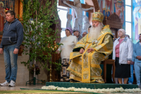 В Седмицу 1-ю по Пятидесятнице (сплошную), в день Святого Духа, в день памяти благоверного великого князя Димитрия Донского и великой княгини Евдокии, в инокинях Евфросинии, митрополит Орловский и Болховский Тихон совершил Божественную Литургию в Свято-Троицком храме поселка Шахово Кромского района Орловской области. 1 июня 2026 года. В Седмицу 1-ю по Пятидесятнице (сплошную), в день Святого Духа, в день памяти благоверного великого князя Димитрия Донского и великой княгини Евдокии, в инокинях Евфросинии, митрополит Орловский и Болховский Тихон совершил Божественную Литургию в Свято-Троицком храме поселка Шахово Кромского района Орловской области. 1 июня 2026 года.