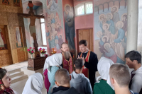 Юные воспитанники социального учреждения посетили Свято-Троицкий храм Юные воспитанники социального учреждения посетили Свято-Троицкий храм