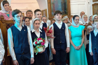 Выпускники Орловской православной гимназии во имя священномученика Иоанна Кукши получили аттестаты