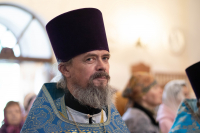 В день памяти Тихвинской иконы Божией Матери митрополит Орловский и Болховский Тихон возглавил Божественную литургию в Троицком Рождества Богородицы Оптине женском монастыре города Болхова. 9 июля 2026 г.