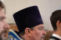 В день памяти Тихвинской иконы Божией Матери митрополит Орловский и Болховский Тихон возглавил Божественную литургию в Троицком Рождества Богородицы Оптине женском монастыре города Болхова. 9 июля 2026 г.