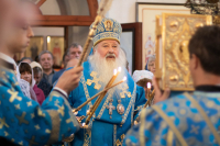 В день памяти Тихвинской иконы Божией Матери митрополит Орловский и Болховский Тихон возглавил Божественную литургию в Троицком Рождества Богородицы Оптине женском монастыре города Болхова. 9 июля 2026 г.