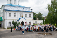 Утром, 13 июля, в Собор святых славных и всехвальных 12-ти апостолов и в день памяти Балыкинской иконы Божией Матери, митрополит Орловский и Болховский Тихон возглавил Божественную литургию в Свято-Введенском женском монастыре города Орла. 13 июля 2026 г. Утром, 13 июля, в Собор святых славных и всехвальных 12-ти апостолов и в день памяти Балыкинской иконы Божией Матери, митрополит Орловский и Болховский Тихон возглавил Божественную литургию в Свято-Введенском женском монастыре города Орла. 13 июля 2026 г.