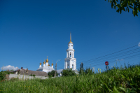 В канун дня Ахтырской иконы Божией Матери, митрополит Орловский и Болховский Тихон совершил всенощное бдение в Ахтырском кафедральном соборе города Орла. 14 июля 2026 г.