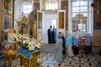 В канун дня Ахтырской иконы Божией Матери, митрополит Орловский и Болховский Тихон совершил всенощное бдение в Ахтырском кафедральном соборе города Орла. 14 июля 2026 г.