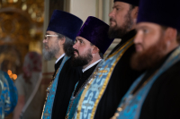 В канун дня Ахтырской иконы Божией Матери, митрополит Орловский и Болховский Тихон совершил всенощное бдение в Ахтырском кафедральном соборе города Орла. 14 июля 2026 г.
