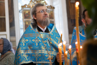 В канун дня Ахтырской иконы Божией Матери, митрополит Орловский и Болховский Тихон совершил всенощное бдение в Ахтырском кафедральном соборе города Орла. 14 июля 2026 г.