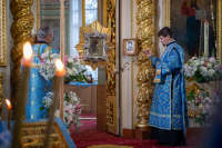В канун дня Ахтырской иконы Божией Матери, митрополит Орловский и Болховский Тихон совершил всенощное бдение в Ахтырском кафедральном соборе города Орла. 14 июля 2026 г.