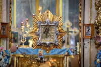 В канун дня Ахтырской иконы Божией Матери, митрополит Орловский и Болховский Тихон совершил всенощное бдение в Ахтырском кафедральном соборе города Орла. 14 июля 2026 г.