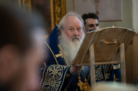 В канун дня Ахтырской иконы Божией Матери, митрополит Орловский и Болховский Тихон совершил всенощное бдение в Ахтырском кафедральном соборе города Орла. 14 июля 2026 г.