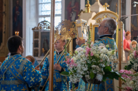В канун дня Ахтырской иконы Божией Матери, митрополит Орловский и Болховский Тихон совершил всенощное бдение в Ахтырском кафедральном соборе города Орла. 14 июля 2026 г.