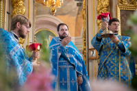 В день празднования Ахтырской иконы Божией Матери, митрополит Орловский и Болховский Тихон возглавил Божественную литургию в Ахтырском кафедральном соборе города Орла. 15 июля 2026 г. В день празднования Ахтырской иконы Божией Матери, митрополит Орловский и Болховский Тихон возглавил Божественную литургию в Ахтырском кафедральном соборе города Орла. 15 июля 2026 г.