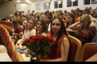 Настоятель Свято-Троицкого храма поздравил выпускников медицинского колледжа Настоятель Свято-Троицкого храма поздравил выпускников медицинского колледжа