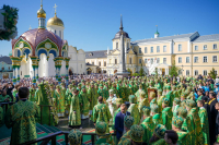 18 июля 2026 года, в праздник обретения честных мощей преподобного Сергпия, игумена Радонежского (1422), Святейший Патриарх Московский и всея Руси Кирилл совершил Божественную литургию на Соборной площади Свято-Троицкой Сергиевой лавры. Вместе с сонмом архиереев Предстоятелю Русской Православной Церкви сослужил и глава Орловской митрополии. 18 июля 2026 года, в праздник обретения честных мощей преподобного Сергпия, игумена Радонежского (1422), Святейший Патриарх Московский и всея Руси Кирилл совершил Божественную литургию на Соборной площади Свято-Троицкой Сергиевой лавры. Вместе с сонмом архиереев Предстоятелю Русской Православной Церкви сослужил и глава Орловской митрополии.