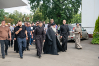 В день празднования Собора Архангела Гавриила, в Богоявленском соборе города Орла было совершено отпевание новопреставленного протоиерея Георгия Борисовича Леонтьева — старейшего клирика Орловской епархии, почившего 24 июля на 77-м году жизни. 26 июля 2025 года. В день празднования Собора Архангела Гавриила, в Богоявленском соборе города Орла было совершено отпевание новопреставленного протоиерея Георгия Борисовича Леонтьева — старейшего клирика Орловской епархии, почившего 24 июля на 77-м году жизни. 26 июля 2025 года.