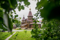 Вечером, 20 июля, в канун празднования явления Казанской иконы Божией Матери, митрополит Орловский и Болховский совершил всенощное бдение в Казанском храме поселка Стрелецкий Орловского муниципального округа. 20 июля 2026 г.