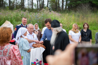 В день празднования явления Казанской иконы Божией Матери, митрополит Орловский и Болховский Тихон возглавил Божественную литургию в Казанском храме деревни Арбузово Кромского района. 21 июля 2026 года В день празднования явления Казанской иконы Божией Матери, митрополит Орловский и Болховский Тихон возглавил Божественную литургию в Казанском храме деревни Арбузово Кромского района. 21 июля 2026 года