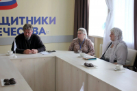 Благочинный Болховского округа Орловской епархии протоиерей Александр Кузнецов встретился с семьями погибших и пропавших без вести участников СВО, 31 июля 2026 года, г.Орел