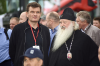 В селе Отрадинское Мценского района состоялось празднование Дня Русского поля, ставшее центральным событием Аграрной недели Орловской области. В мероприятии принял участие митрополит Орловский и Болховский Тихон. 4 июля 2026 года. В селе Отрадинское Мценского района состоялось празднование Дня Русского поля, ставшее центральным событием Аграрной недели Орловской области. В мероприятии принял участие митрополит Орловский и Болховский Тихон. 4 июля 2026 года.