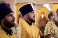 В канун Недели 5-й по Пятидесятнице, митрополит Орловский и Болховский Тихон совершил всенощное бдение в храме Казанской иконы Божией Матери города Орла. 4 июля 2026 года.