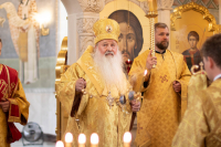 В канун Недели 5-й по Пятидесятнице, митрополит Орловский и Болховский Тихон совершил всенощное бдение в храме Казанской иконы Божией Матери города Орла. 4 июля 2026 года.