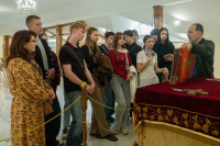 Встреча учащихся школы №52 города Орла с председателем Молодежного отдела Орловской епархии священником Дионисием Костомаровым и заведующим епархиальным музеем Романом Комраковым в рамках проекта «Диалог со священником». 16 мая 2026 года