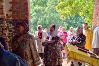 В день празднования памяти святого мученика Иоанна Воина в руинированном храме деревни Гладкое была совершена Божественная Литургия.12 августа 2026 года, Мценский район