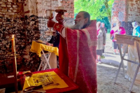 В день празднования памяти святого мученика Иоанна Воина в руинированном храме деревни Гладкое была совершена Божественная Литургия.12 августа 2026 года, Мценский район