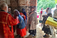 В день празднования памяти святого мученика Иоанна Воина в руинированном храме деревни Гладкое была совершена Божественная Литургия.12 августа 2026 года, Мценский район