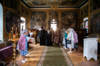 В день праздника Изнесения Честных Древ Животворящего Креста Господня и Всемилостивому Спасу и Пресвятой Богородице, митрополит Орловский и Болховский Тихон возглавил Божественную литургию в Свято-Троицком храме города Орла. 14 августа 2026 года В день праздника Изнесения Честных Древ Животворящего Креста Господня и Всемилостивому Спасу и Пресвятой Богородице, митрополит Орловский и Болховский Тихон возглавил Божественную литургию в Свято-Троицком храме города Орла. 14 августа 2026 года